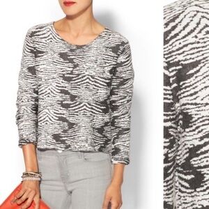 TOWNSEN gray and white cropped sweater